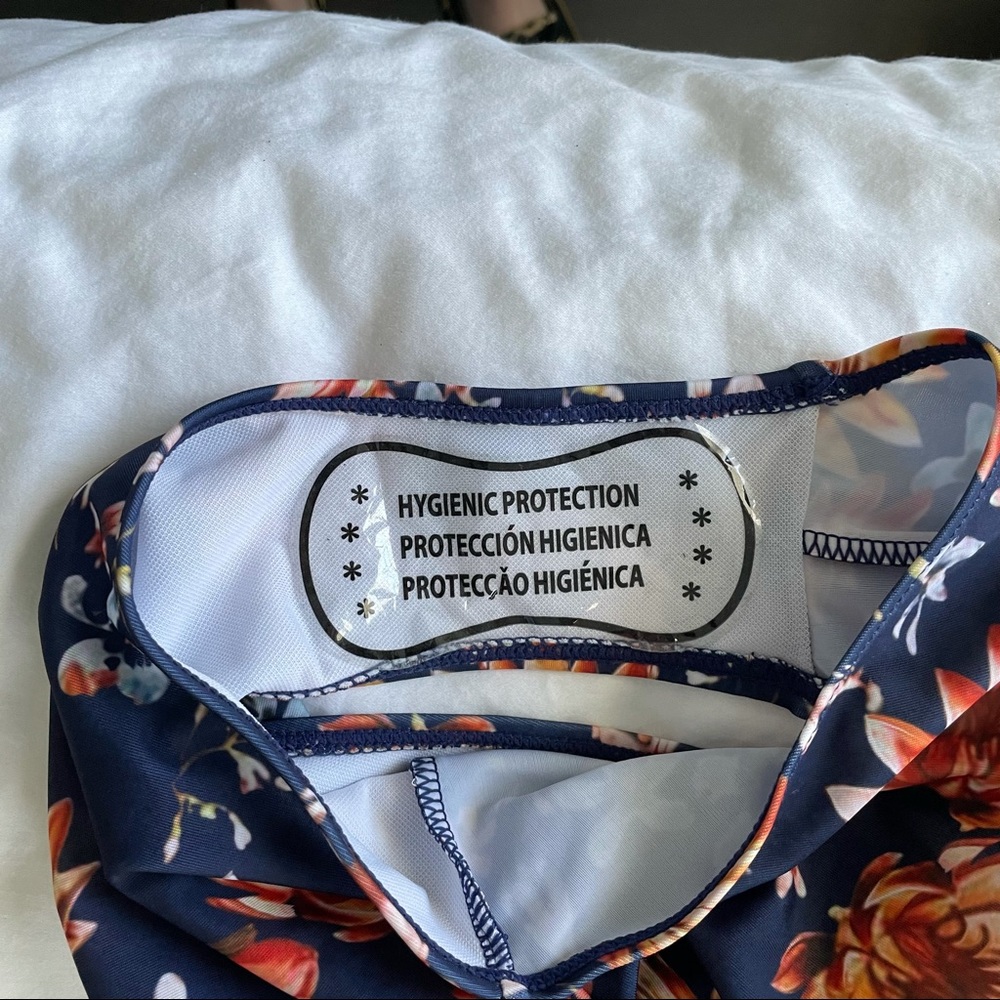 UO• BRAND NEW floral one piece swimsuit - Picture 2 of 4